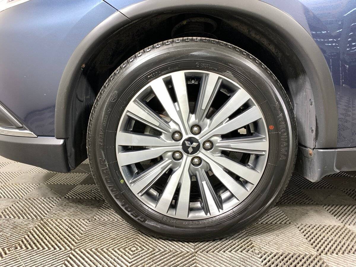 Б/У Митсубиши Оутлэндер 2020 года. Фото: #8