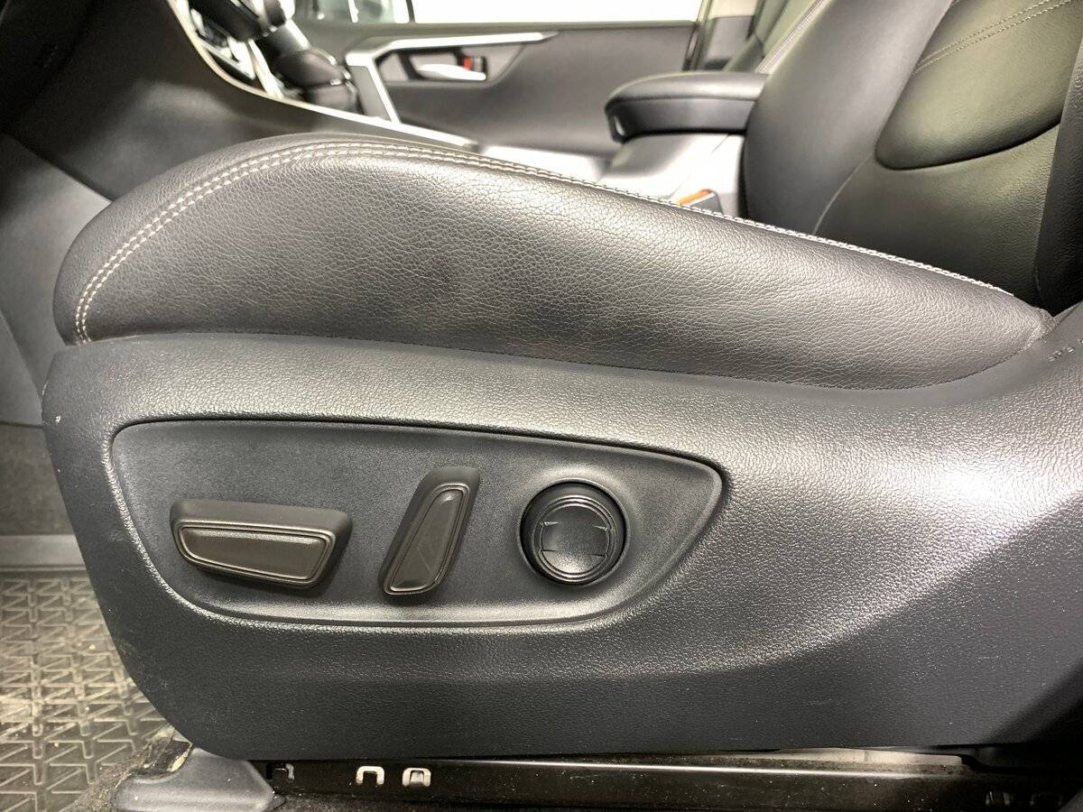 Б/У Тойота Рав4 2020 года. Фото: #15