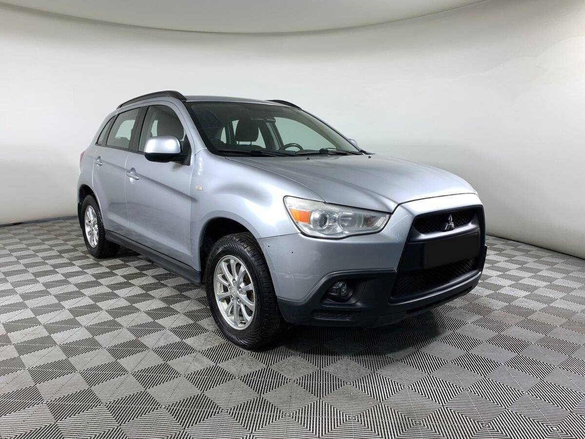 Б/У Митсубиши АС-Икс 2011 года. Фото: #2