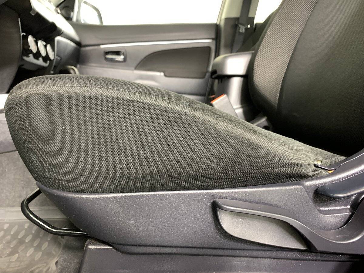 Б/У Митсубиши АС-Икс 2011 года. Фото: #15