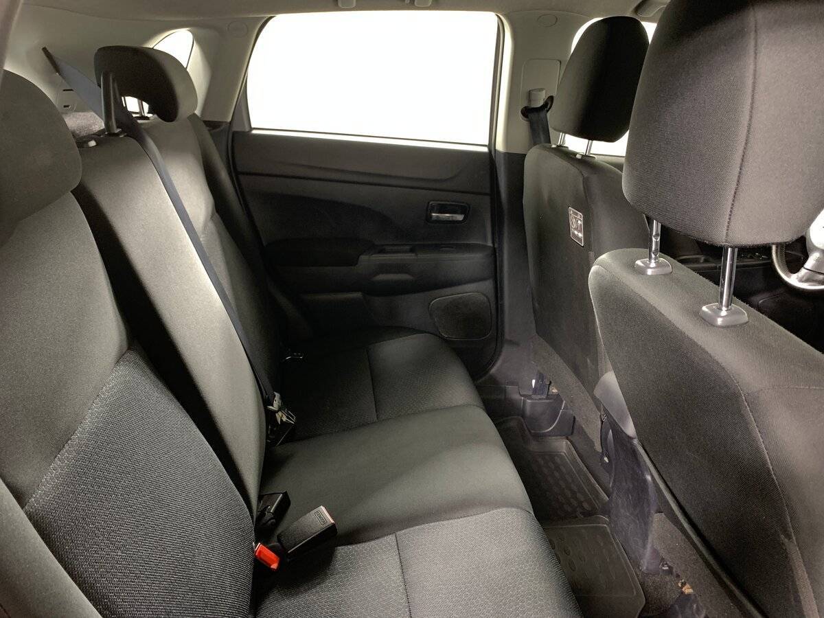 Б/У Митсубиши АС-Икс 2011 года. Фото: #16