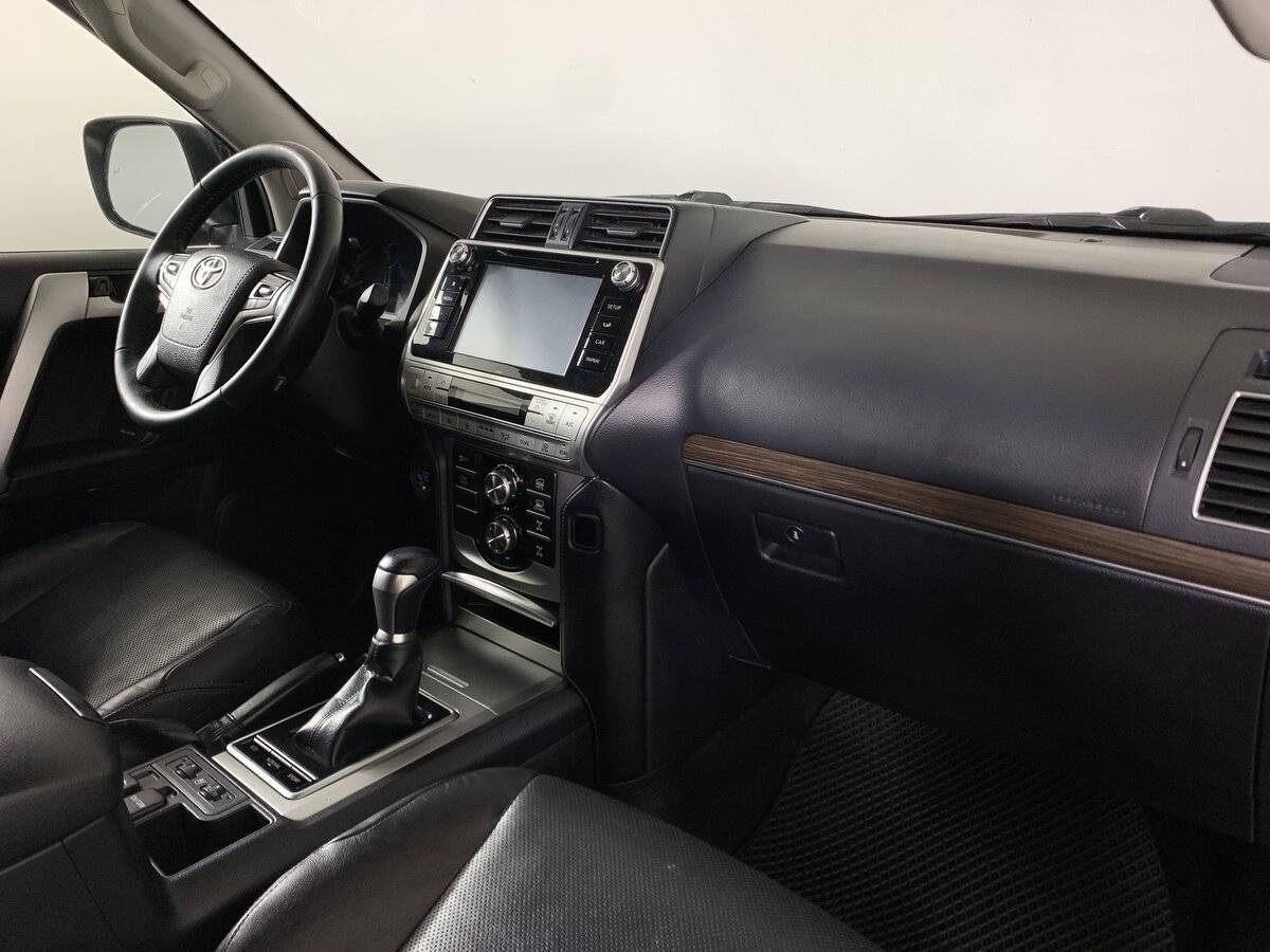 Б/У Тойота Лэнд Крузер Прадо 2018 года. Фото: #12