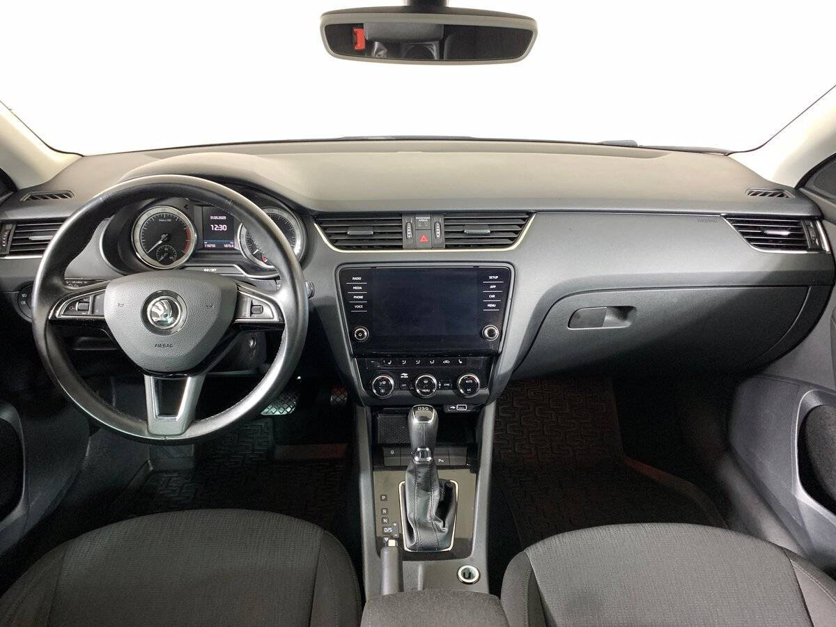 Б/У Шкода Октавия 2018 года. Фото: #11