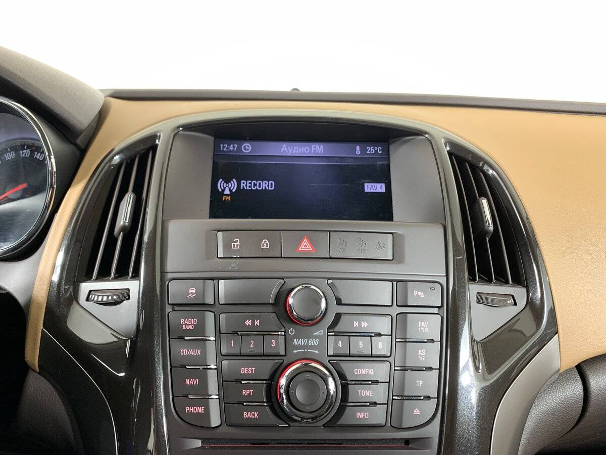 Б/У Опель Астра 2013 года. Фото: #13