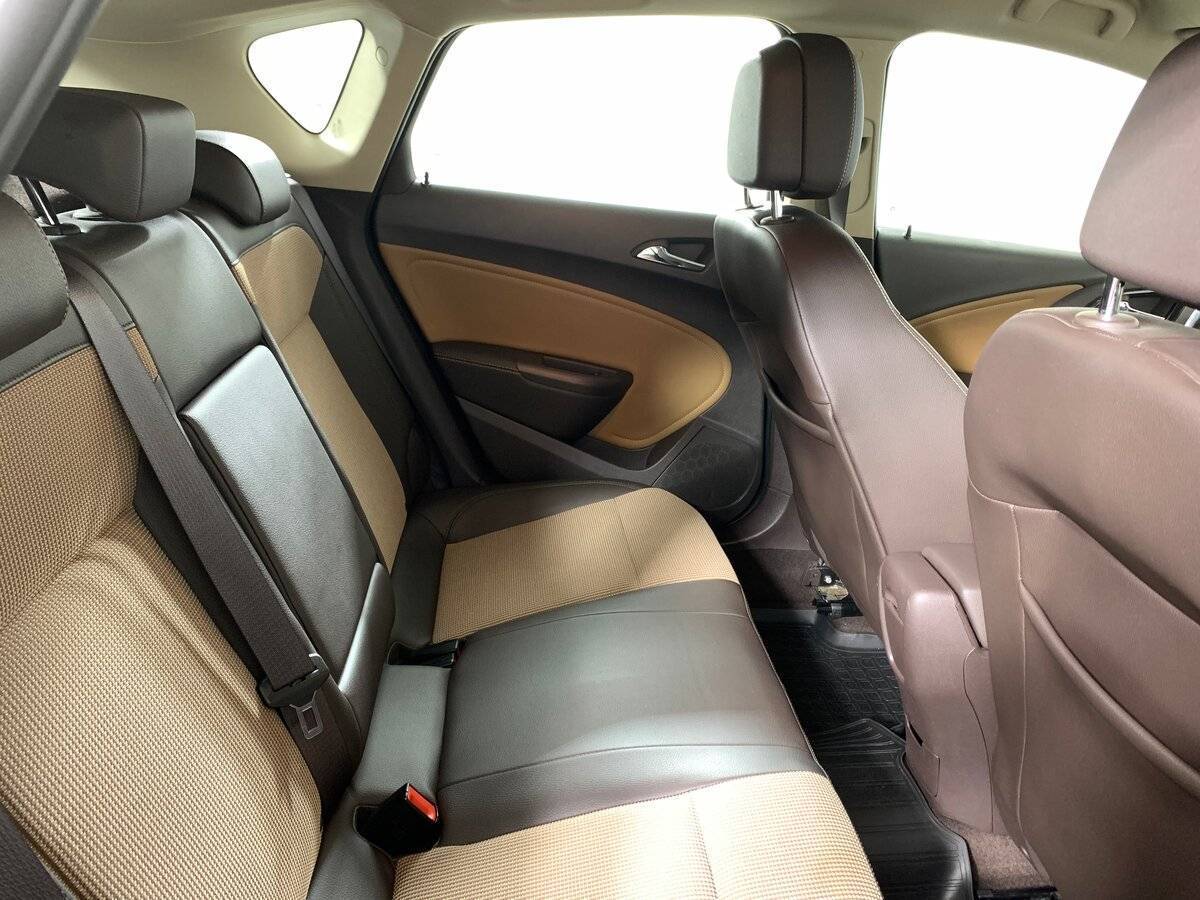 Б/У Опель Астра 2013 года. Фото: #15