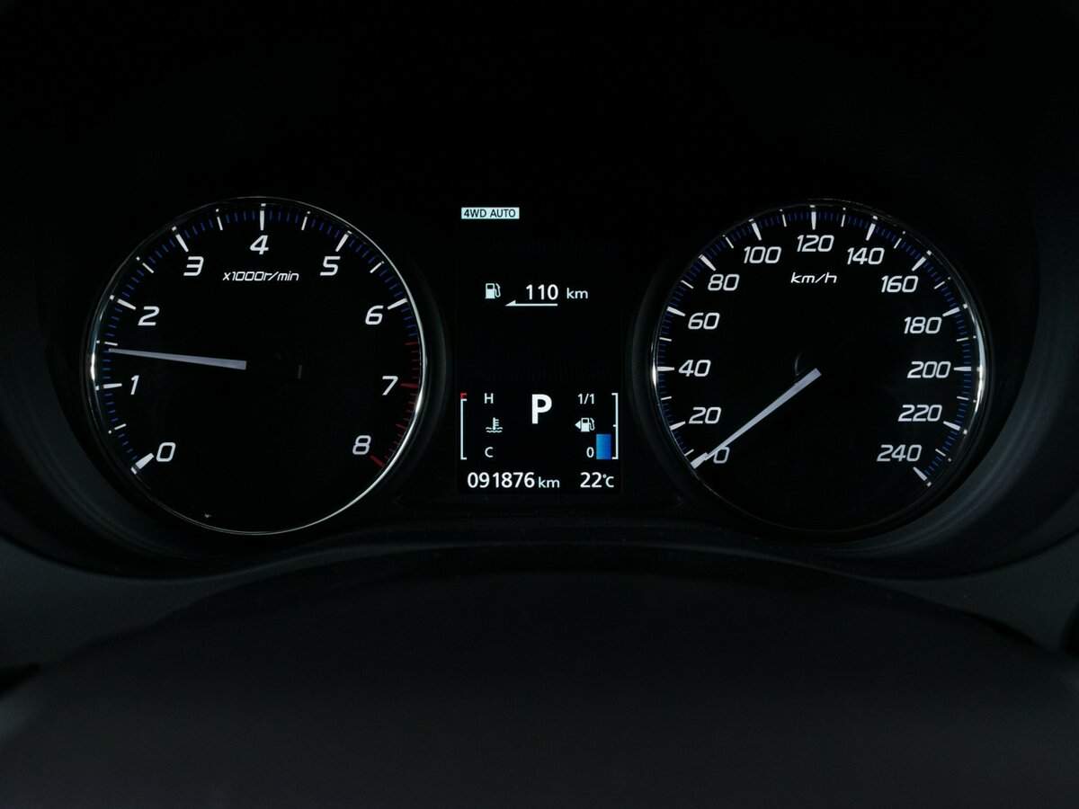 Б/У Митсубиши Оутлэндер 2015 года. Фото: #11