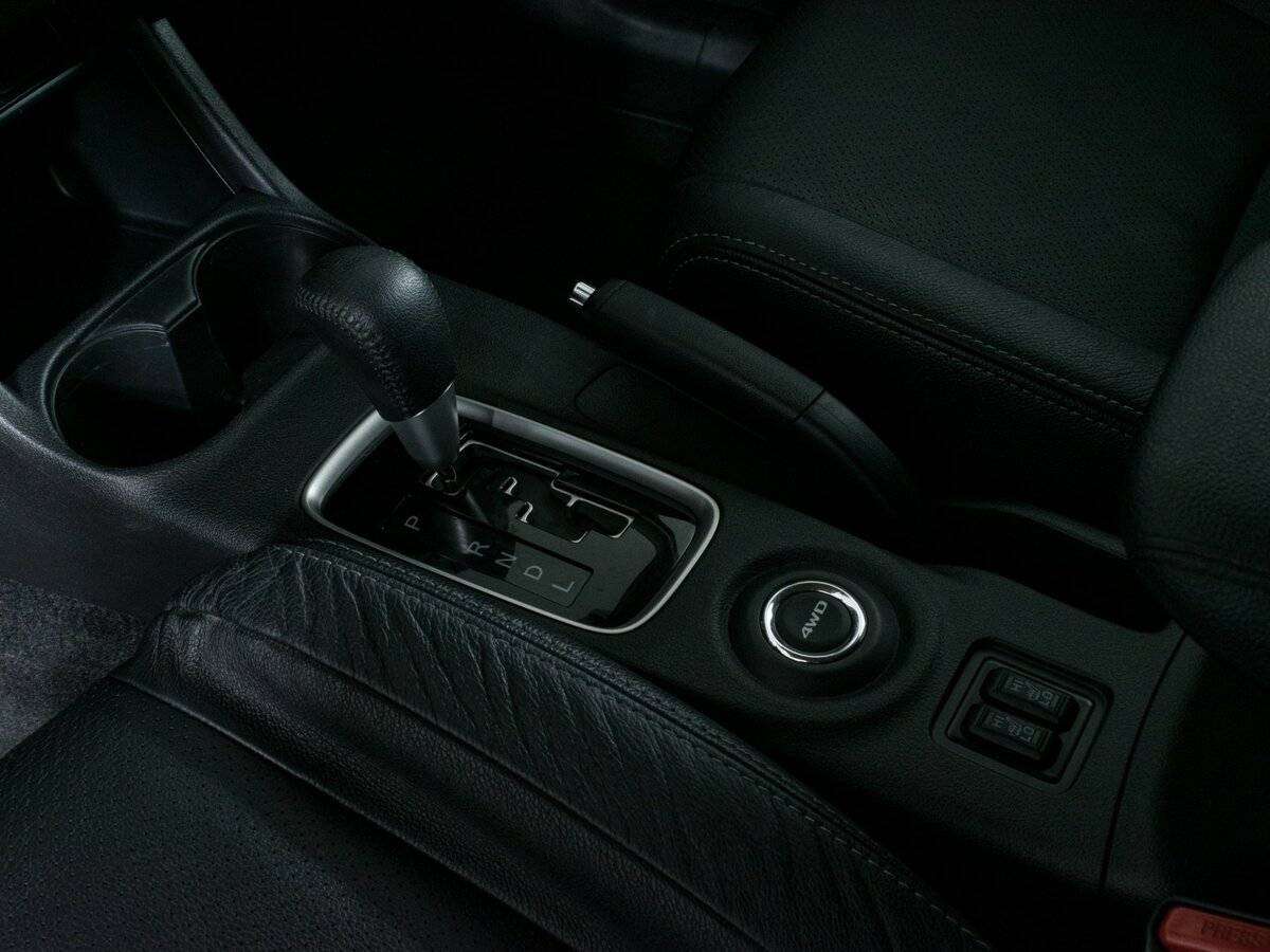 Б/У Митсубиши Оутлэндер 2015 года. Фото: #14