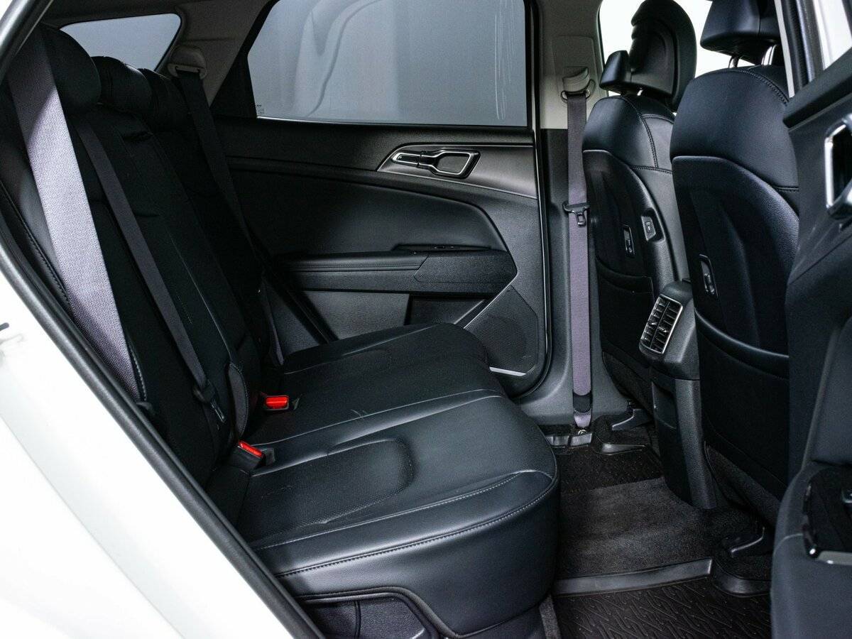 Б/У Киа Спортейдж 2023 года. Фото: #12