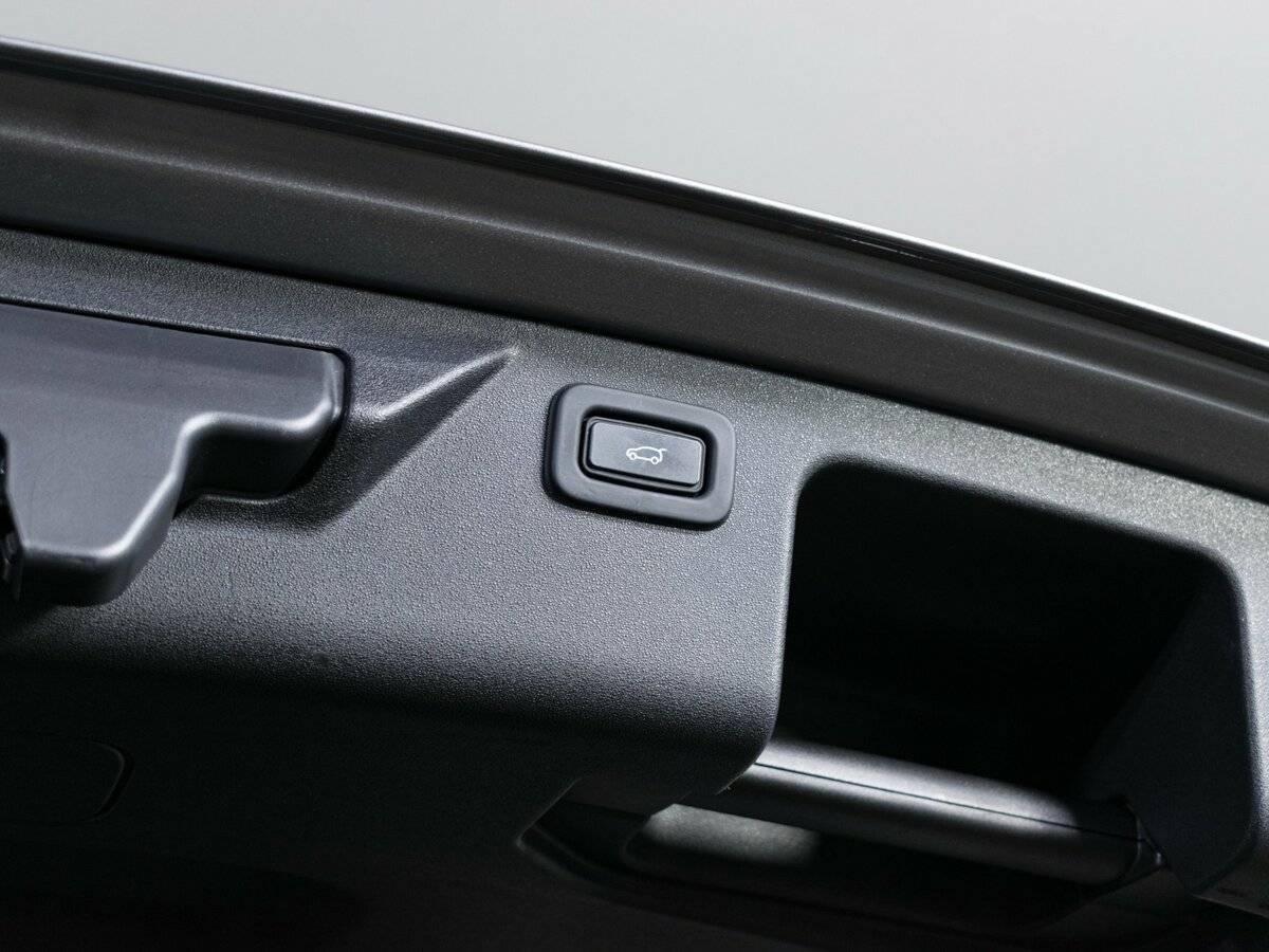 Б/У Лэнд Ровер Дискавери Спорт 2020 года. Фото: #9