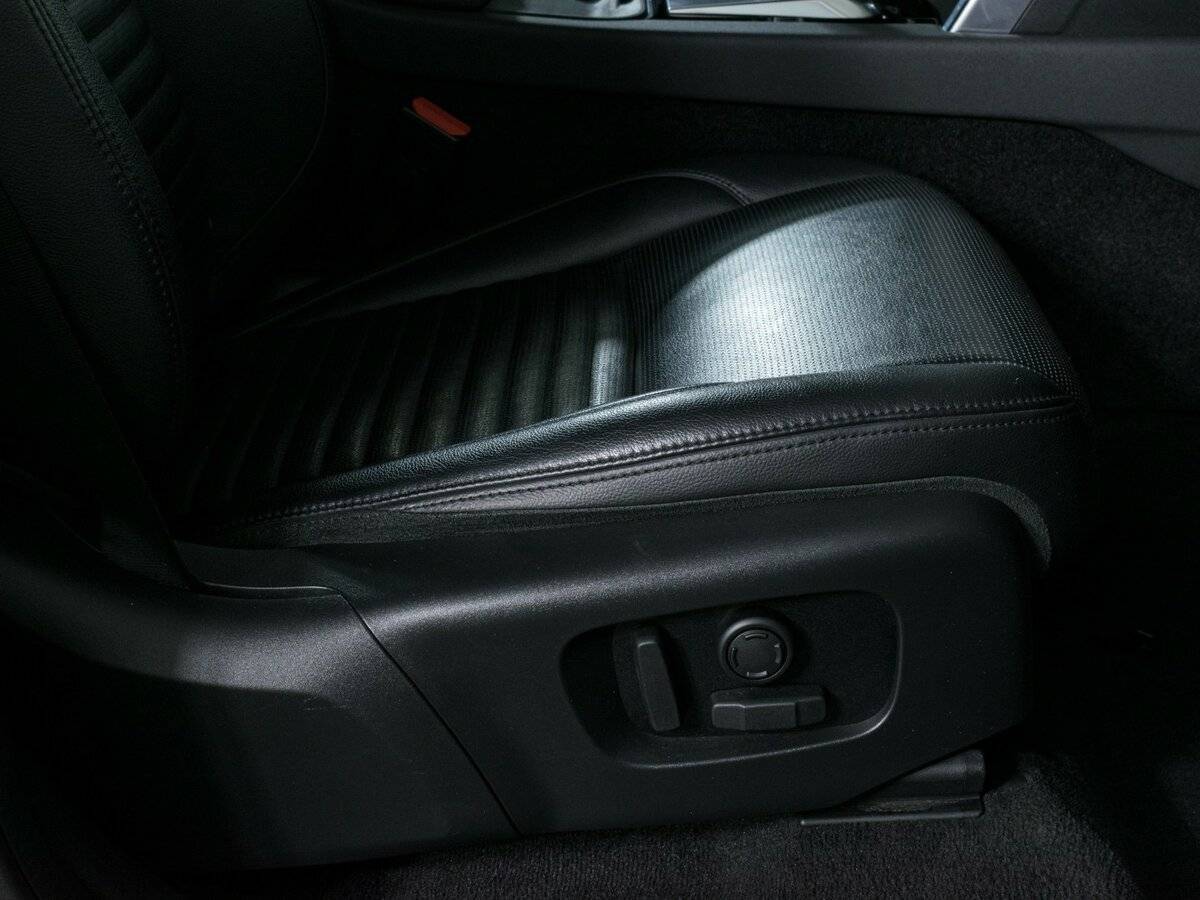 Б/У Лэнд Ровер Дискавери Спорт 2020 года. Фото: #17