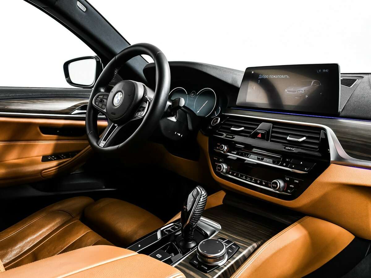 Б/У БМВ 5 серии 2018 года. Фото: #8