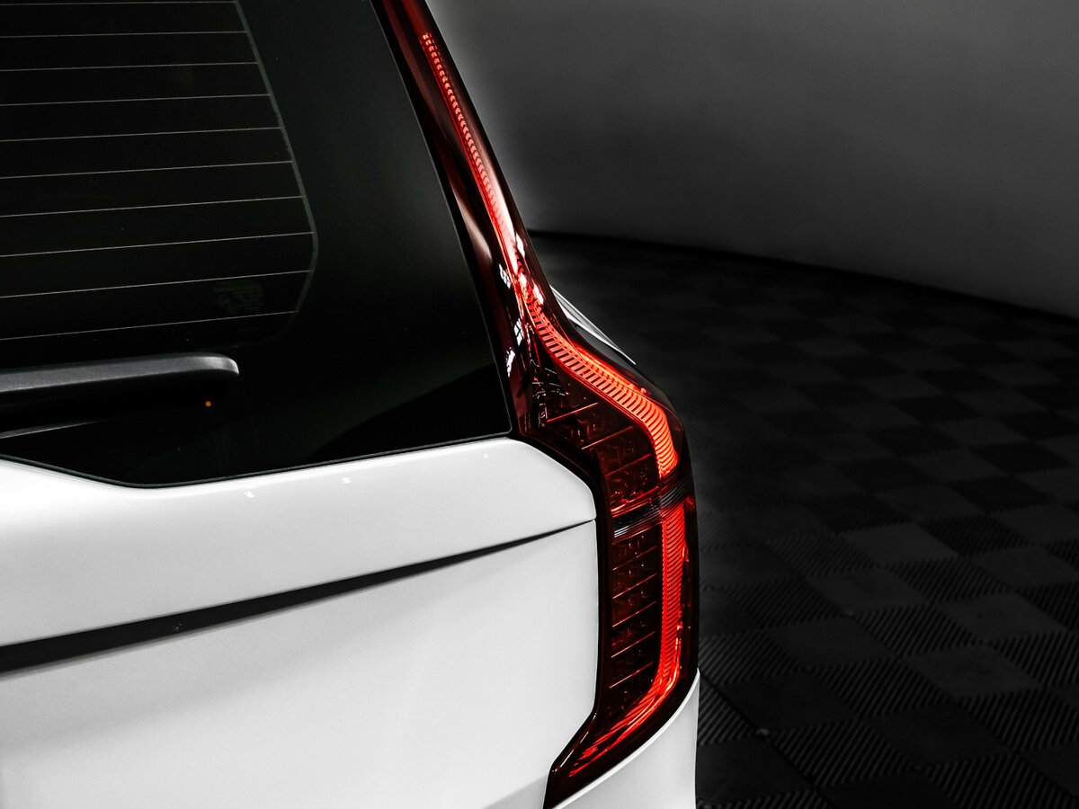 Б/У Вольво ИксЦ90 2020 года. Фото: #17