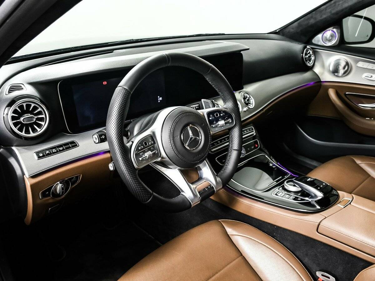 Б/У Мерседес-Бенц Е-Класс 2017 года. Фото: #12