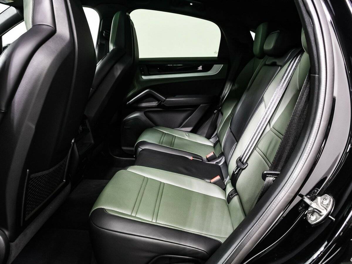 Б/У Порш Кайен 2024 года. Фото: #11