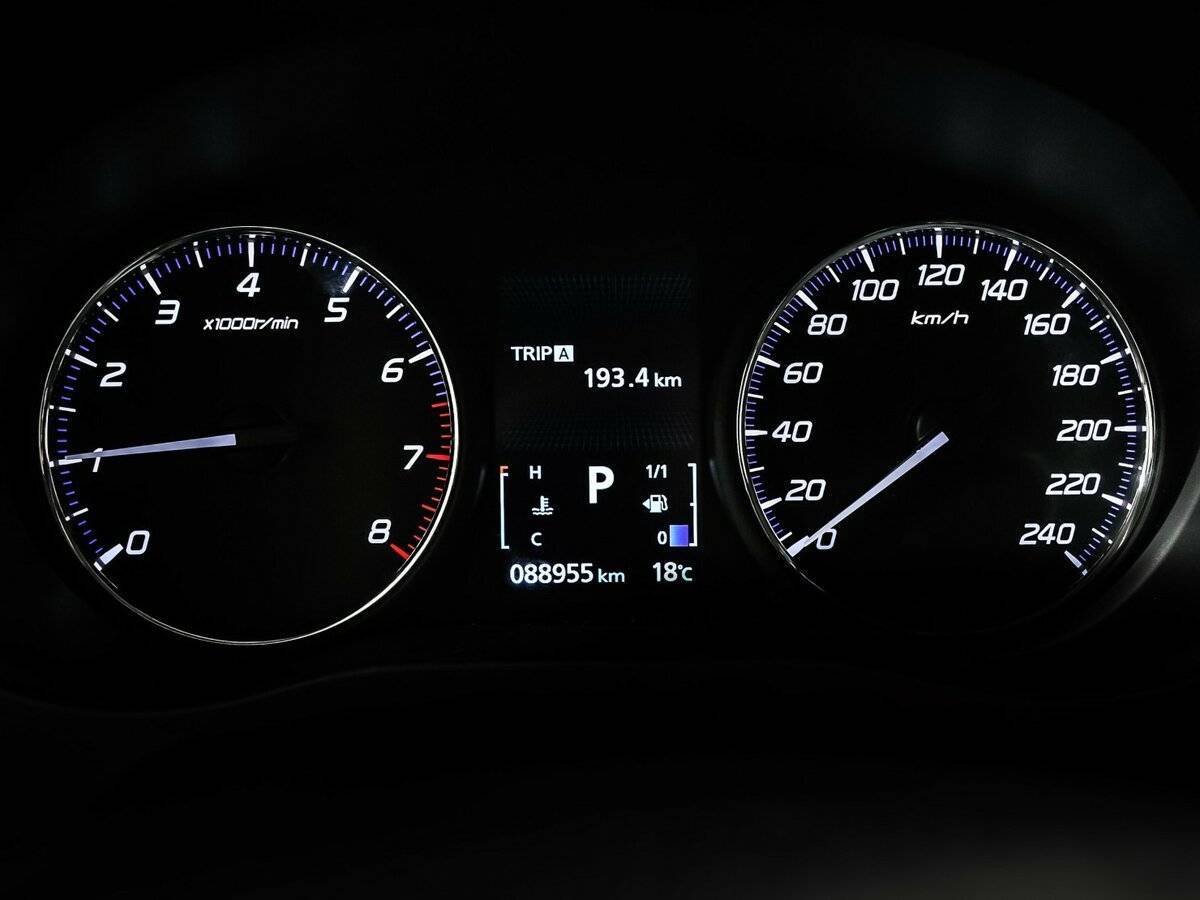 Б/У Митсубиши Оутлэндер 2018 года. Фото: #9