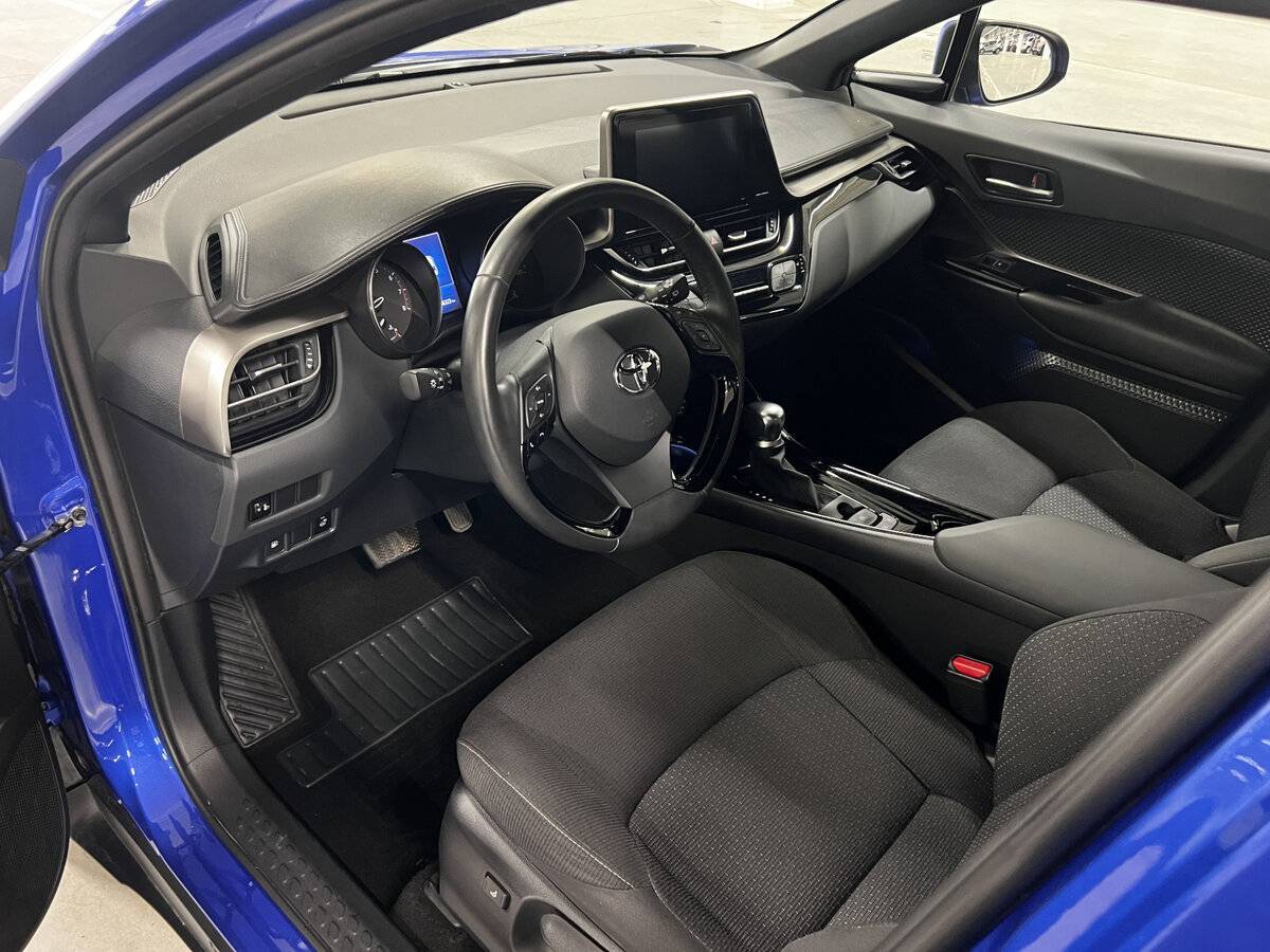 Б/У Тойота Ц-ШР 2019 года. Фото: #15