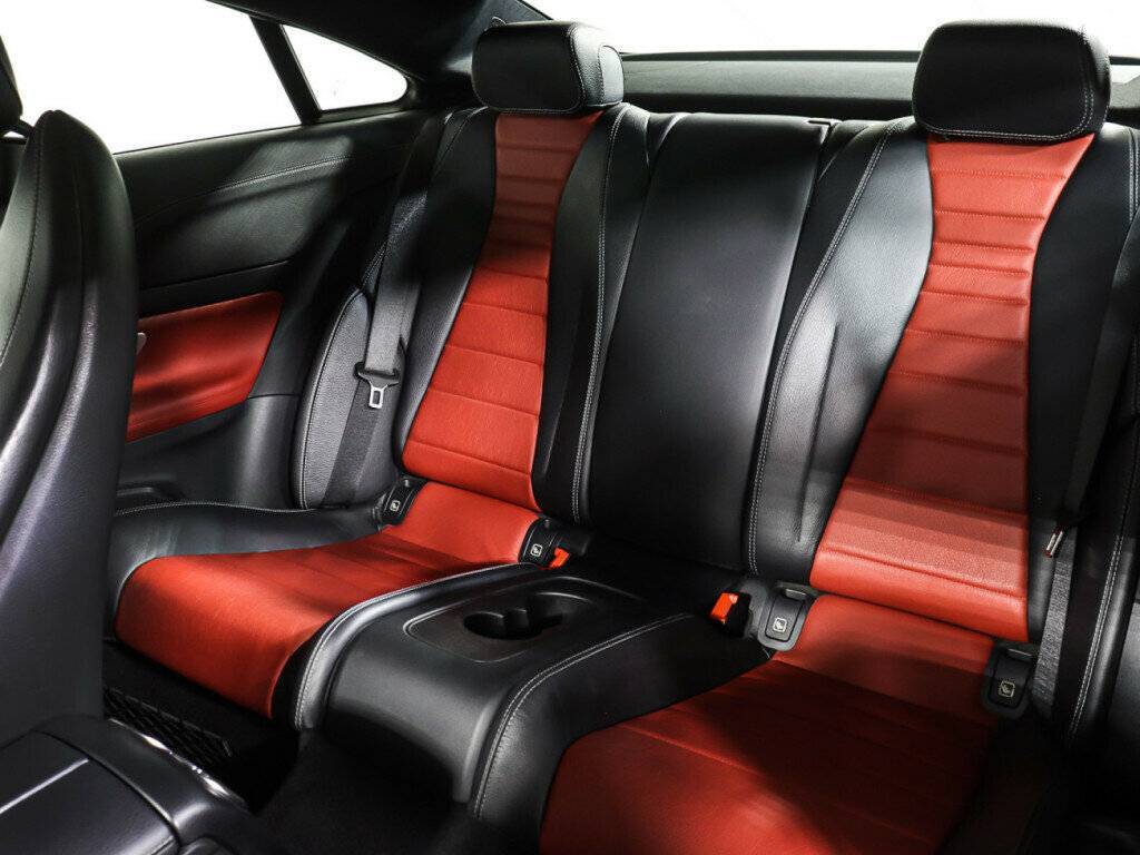 Б/У Мерседес-Бенц Е-Класс 2018 года. Фото: #10