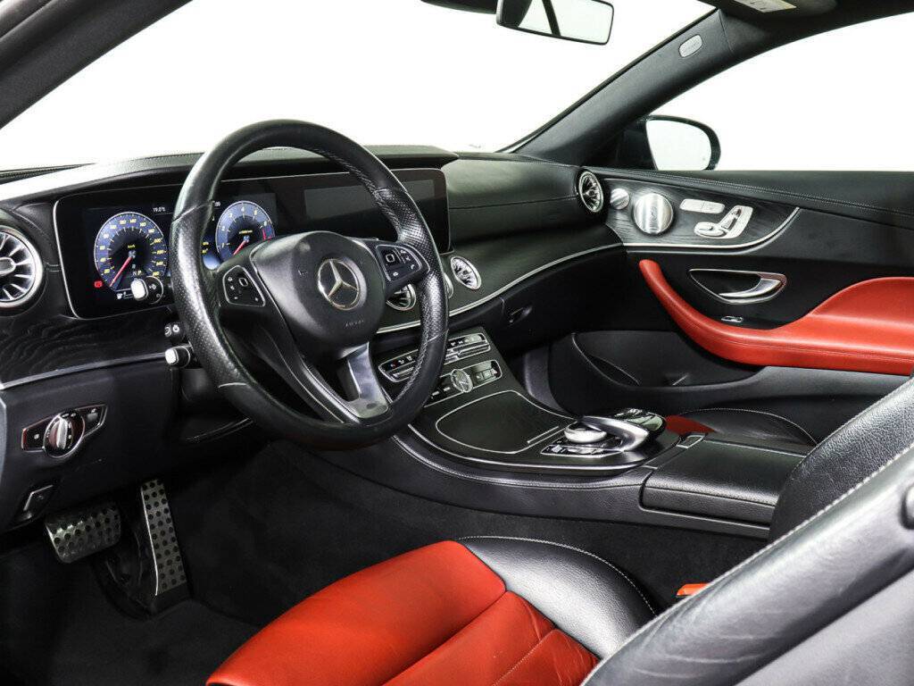 Б/У Мерседес-Бенц Е-Класс 2018 года. Фото: #14