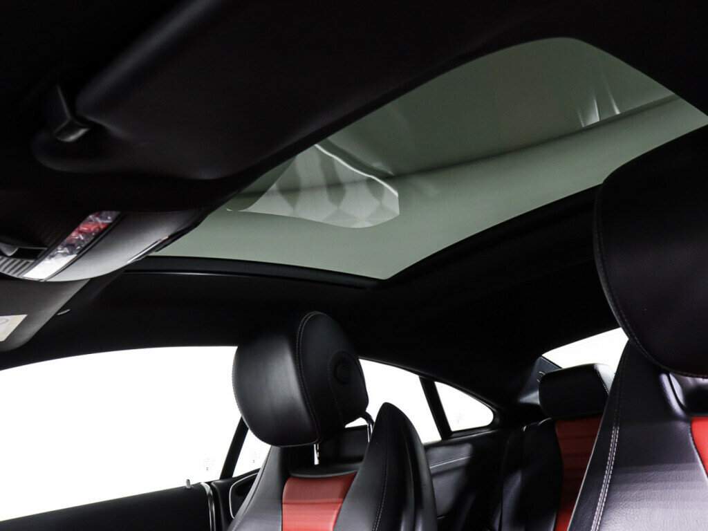 Б/У Мерседес-Бенц Е-Класс 2018 года. Фото: #16