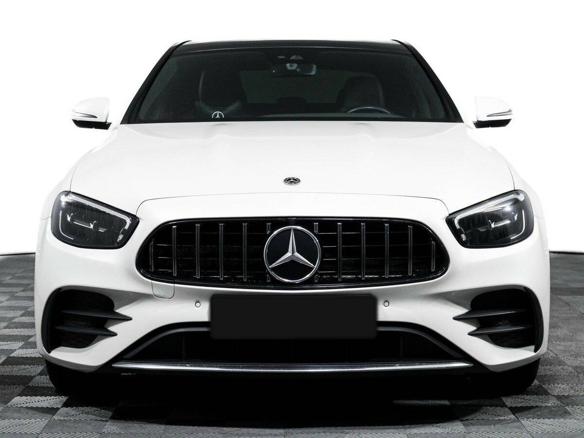 Б/У Мерседес-Бенц Е-Класс 2021 года. Фото: #1