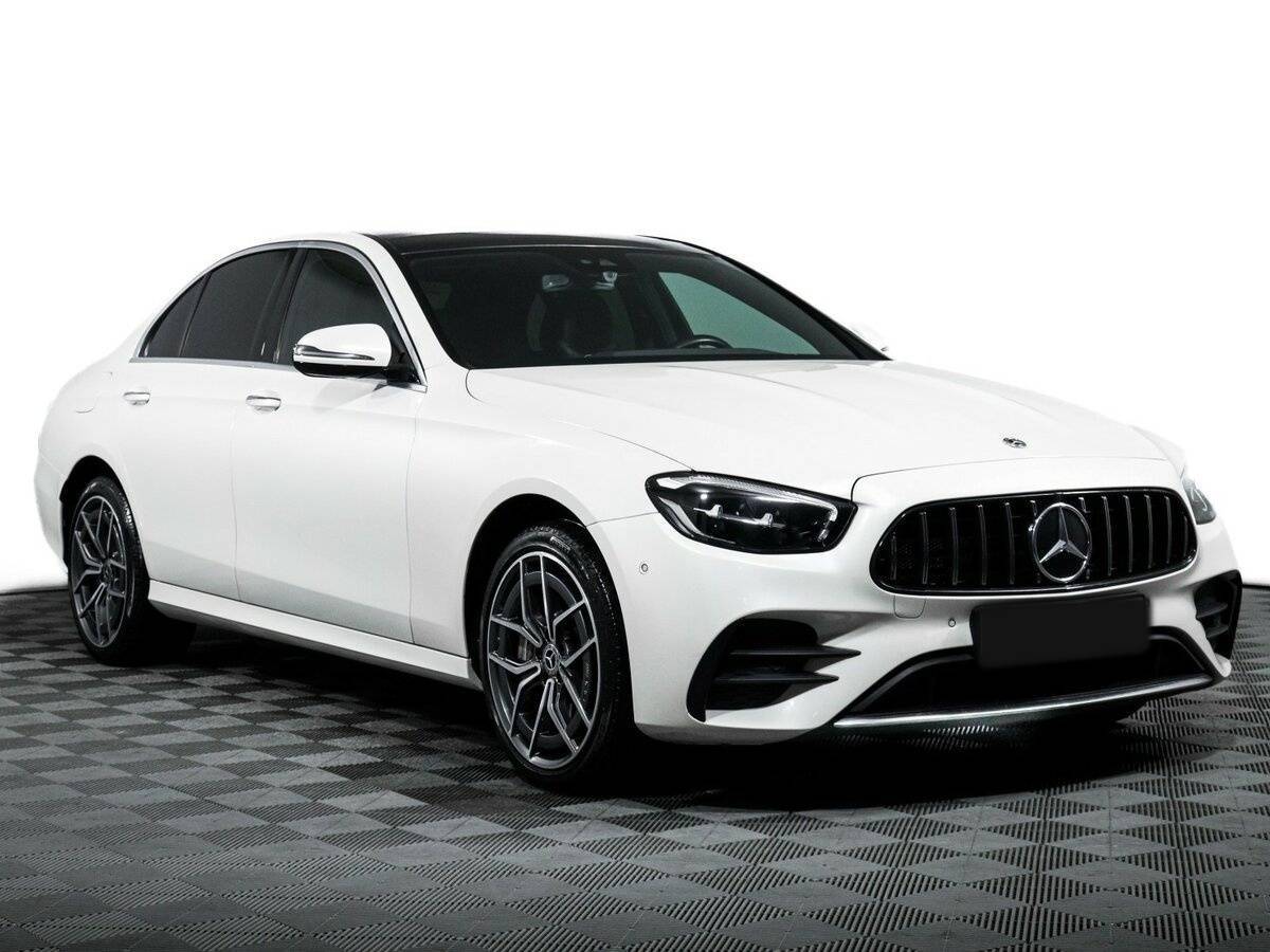 Б/У Мерседес-Бенц Е-Класс 2021 года. Фото: #2