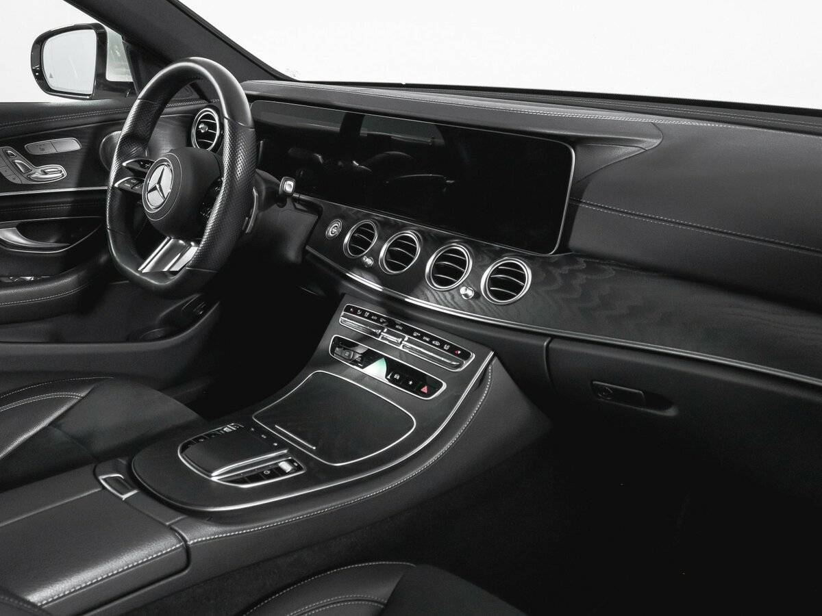 Б/У Мерседес-Бенц Е-Класс 2021 года. Фото: #8