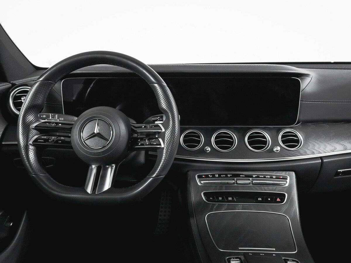 Б/У Мерседес-Бенц Е-Класс 2021 года. Фото: #11