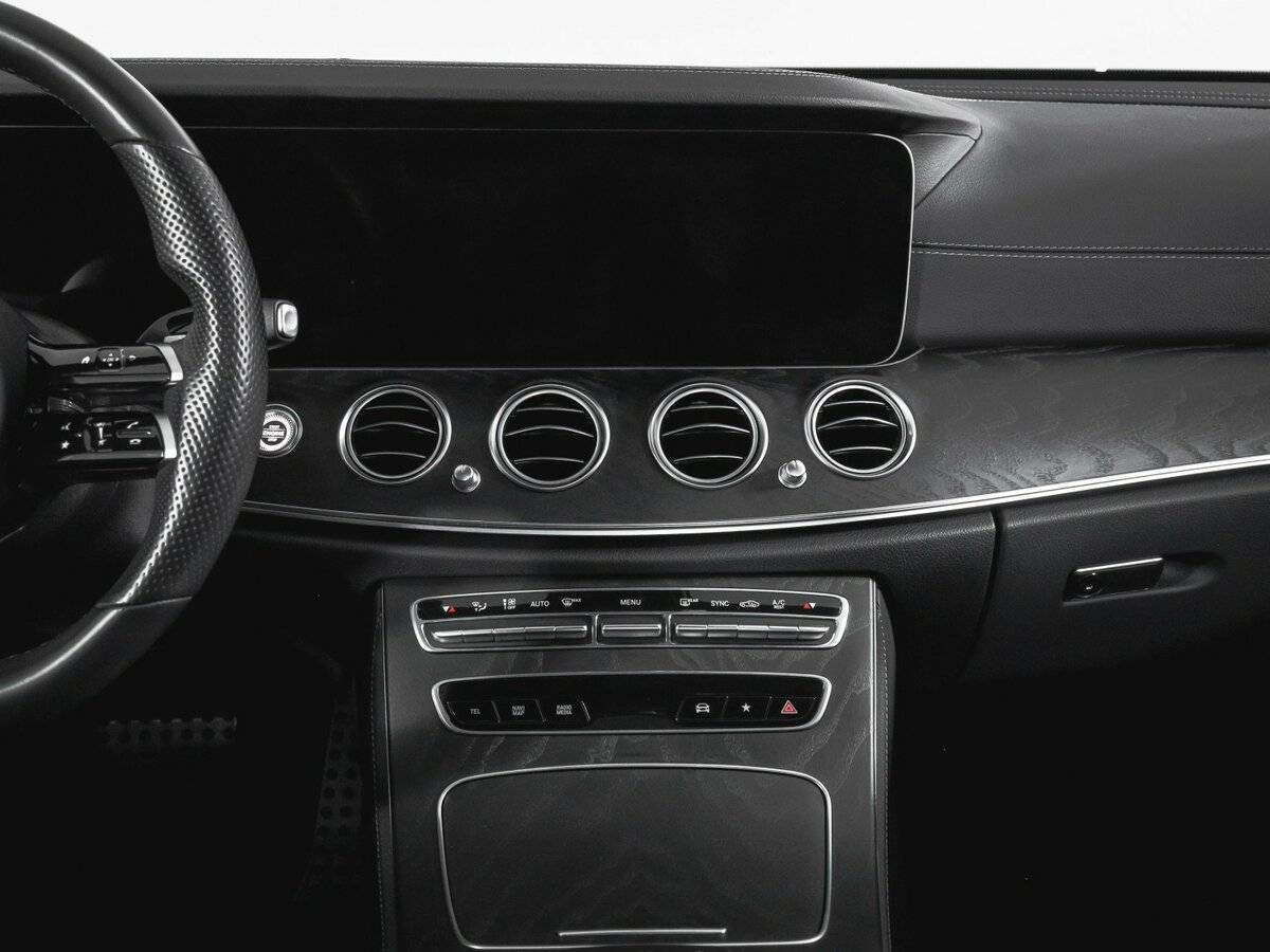 Б/У Мерседес-Бенц Е-Класс 2021 года. Фото: #12