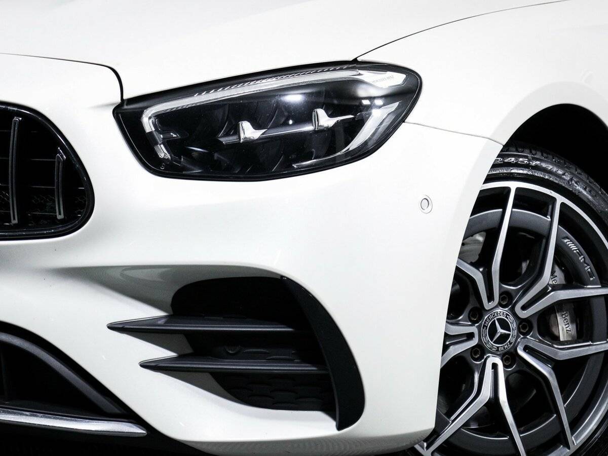 Б/У Мерседес-Бенц Е-Класс 2021 года. Фото: #16