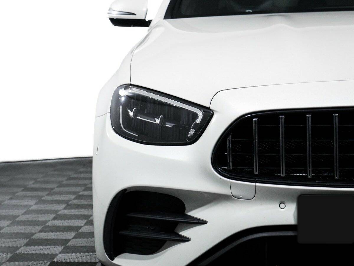 Б/У Мерседес-Бенц Е-Класс 2021 года. Фото: #17