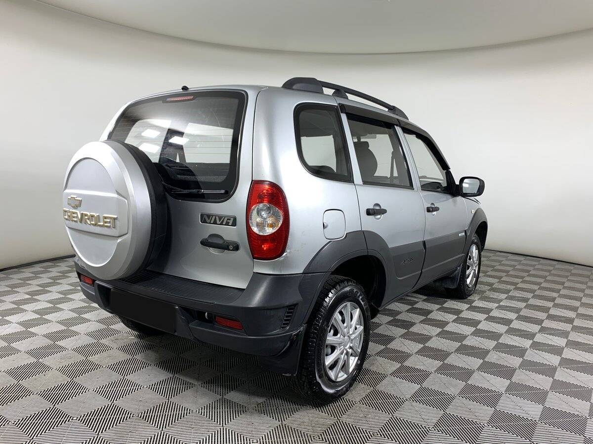 Б/У Шевроле Нива 2011 года. Фото: #4