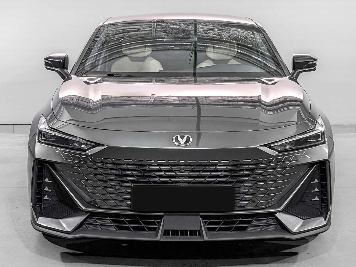 Б/У Чанган УНИ-В 2023 года. Фото: #1