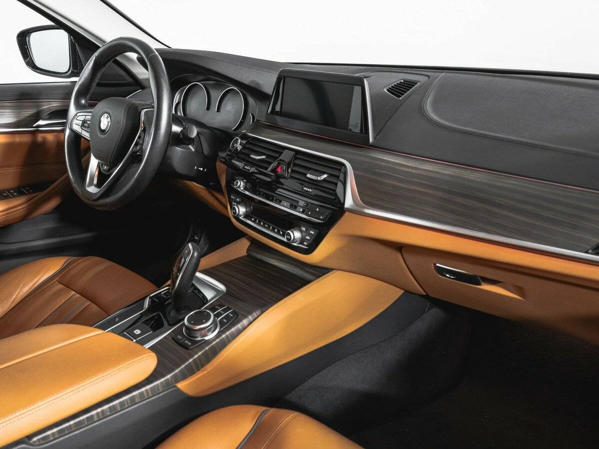 Б/У БМВ 5 серии 2018 года. Фото: #8