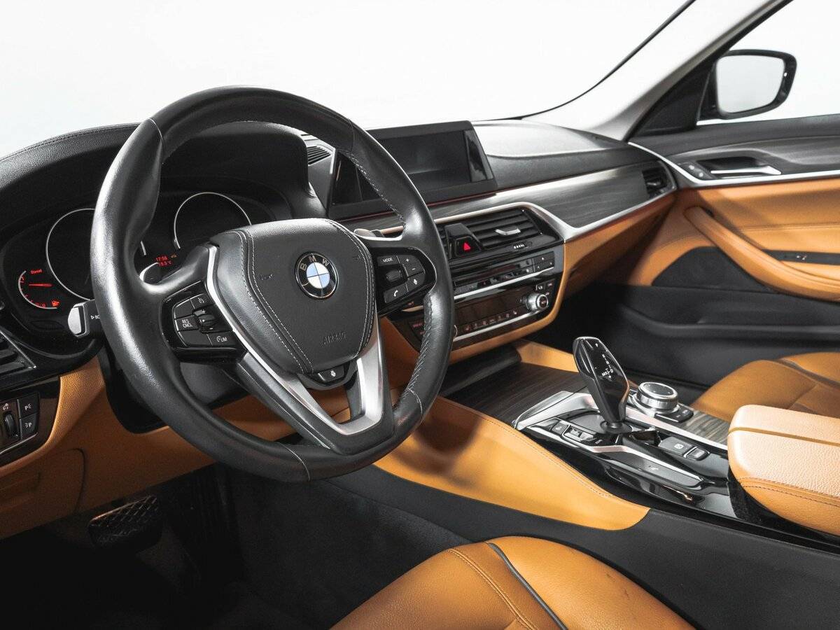 Б/У БМВ 5 серии 2018 года. Фото: #13