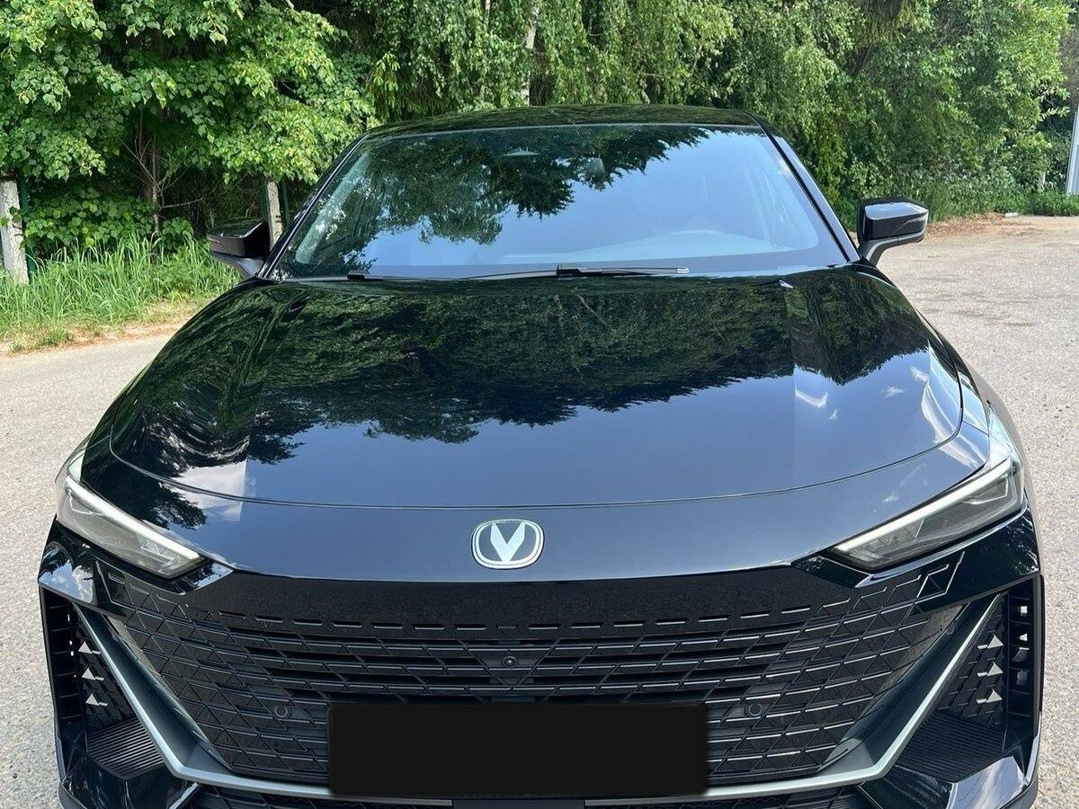 Б/У Чанган УНИ-В 2023 года. Фото: #1