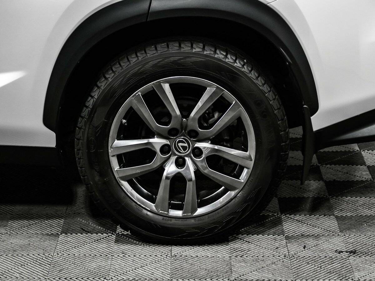 Б/У Лексус Н-Икс 2018 года. Фото: #13