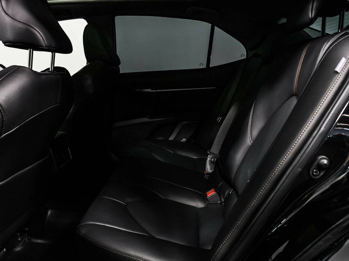 Б/У Тойота Камри 2023 года. Фото: #12