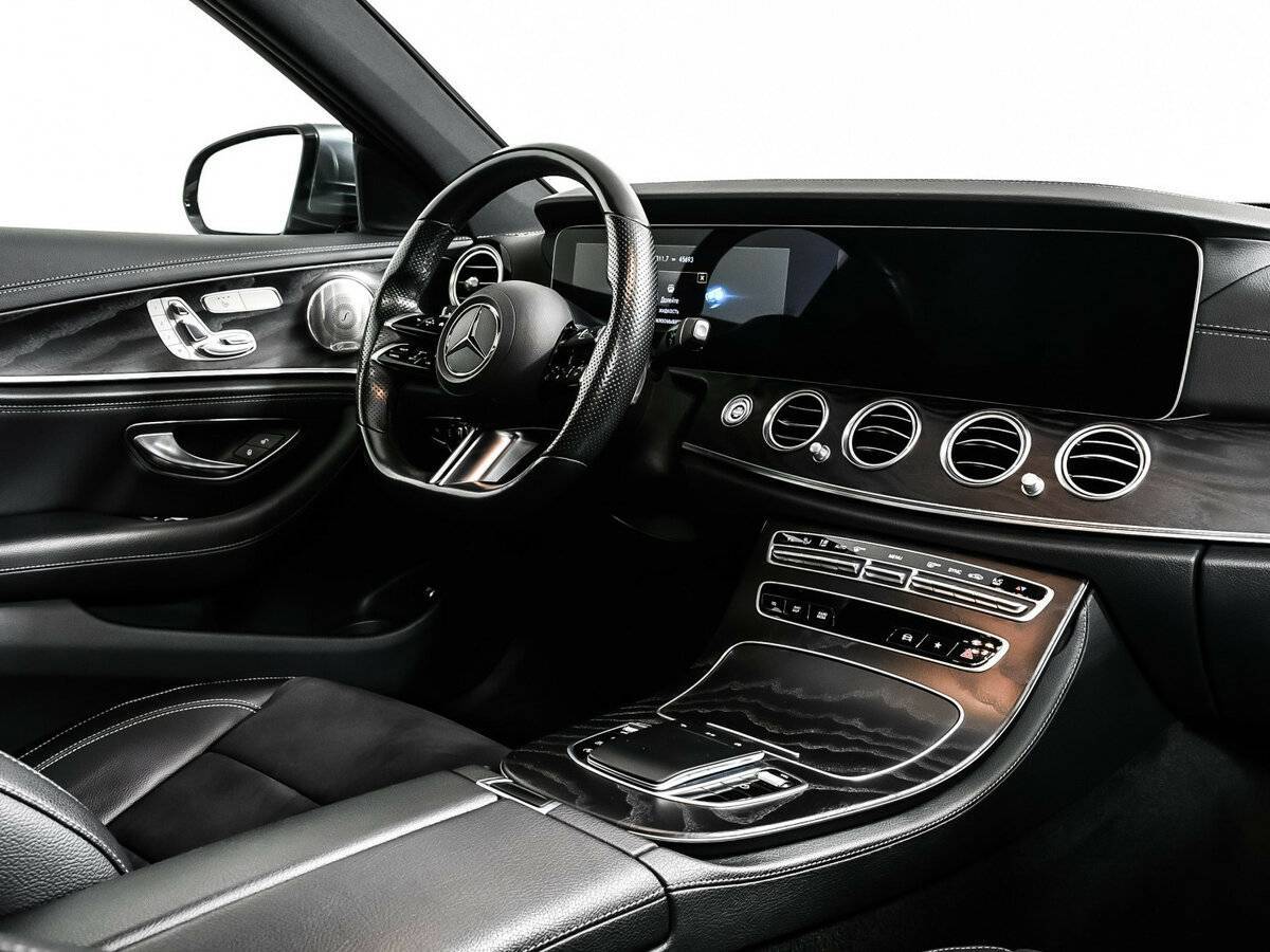 Б/У Мерседес-Бенц Е-Класс 2021 года. Фото: #8