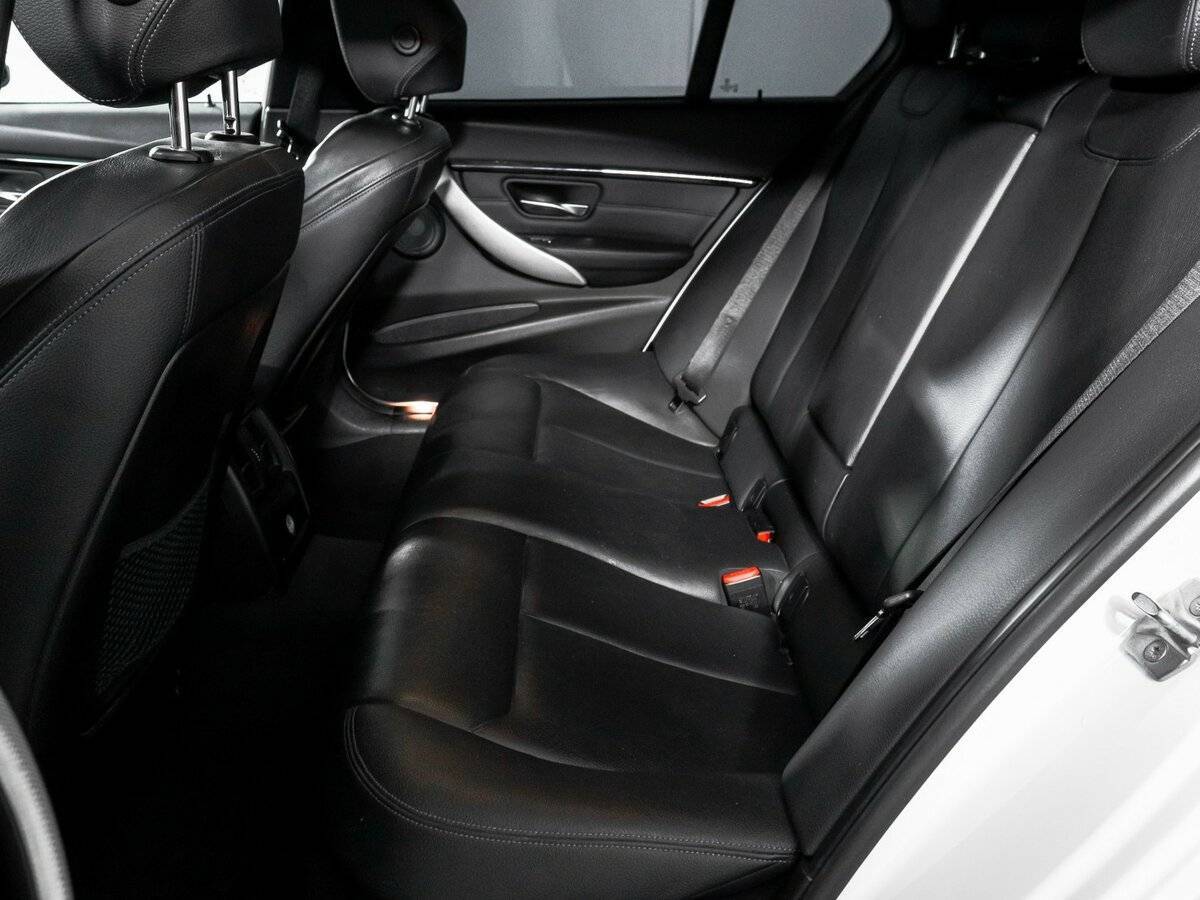 Б/У БМВ 3 серии 2018 года. Фото: #9