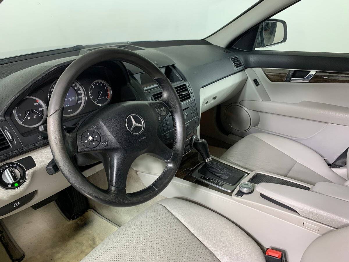 Б/У Мерседес-Бенц Ц-Класс 2008 года. Фото: #10