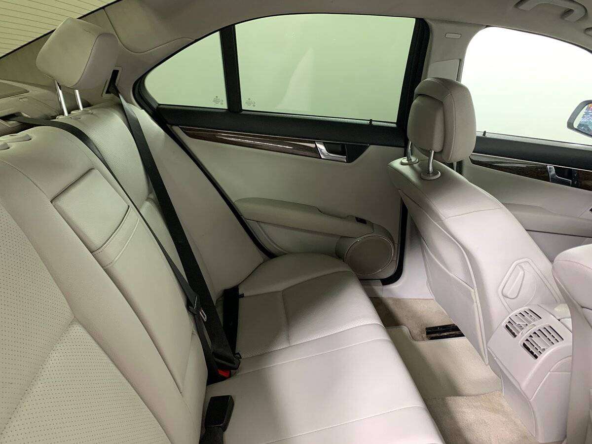 Б/У Мерседес-Бенц Ц-Класс 2008 года. Фото: #16