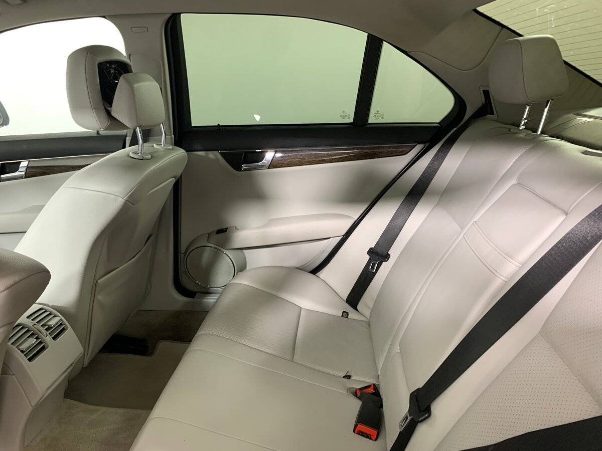 Б/У Мерседес-Бенц Ц-Класс 2008 года. Фото: #17