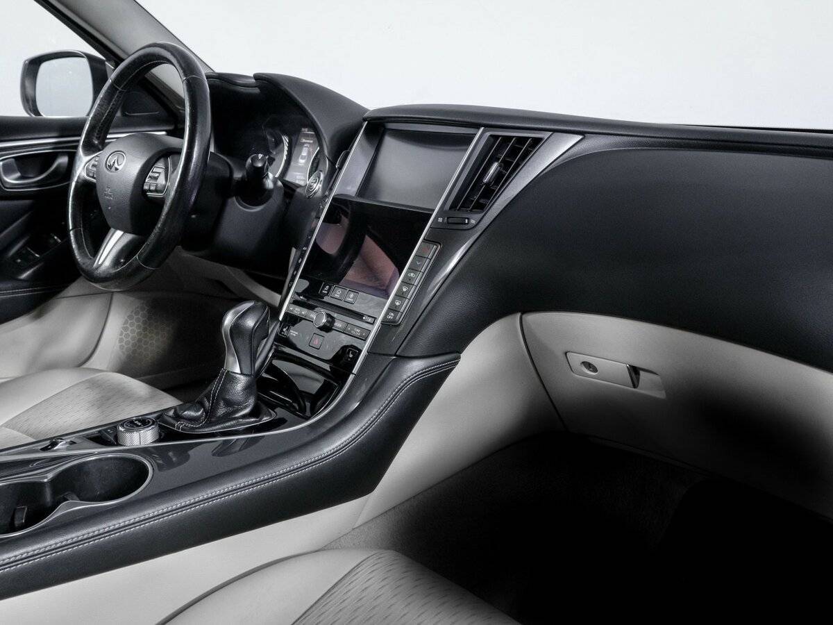 Б/У Инфинити К50 2015 года. Фото: #8