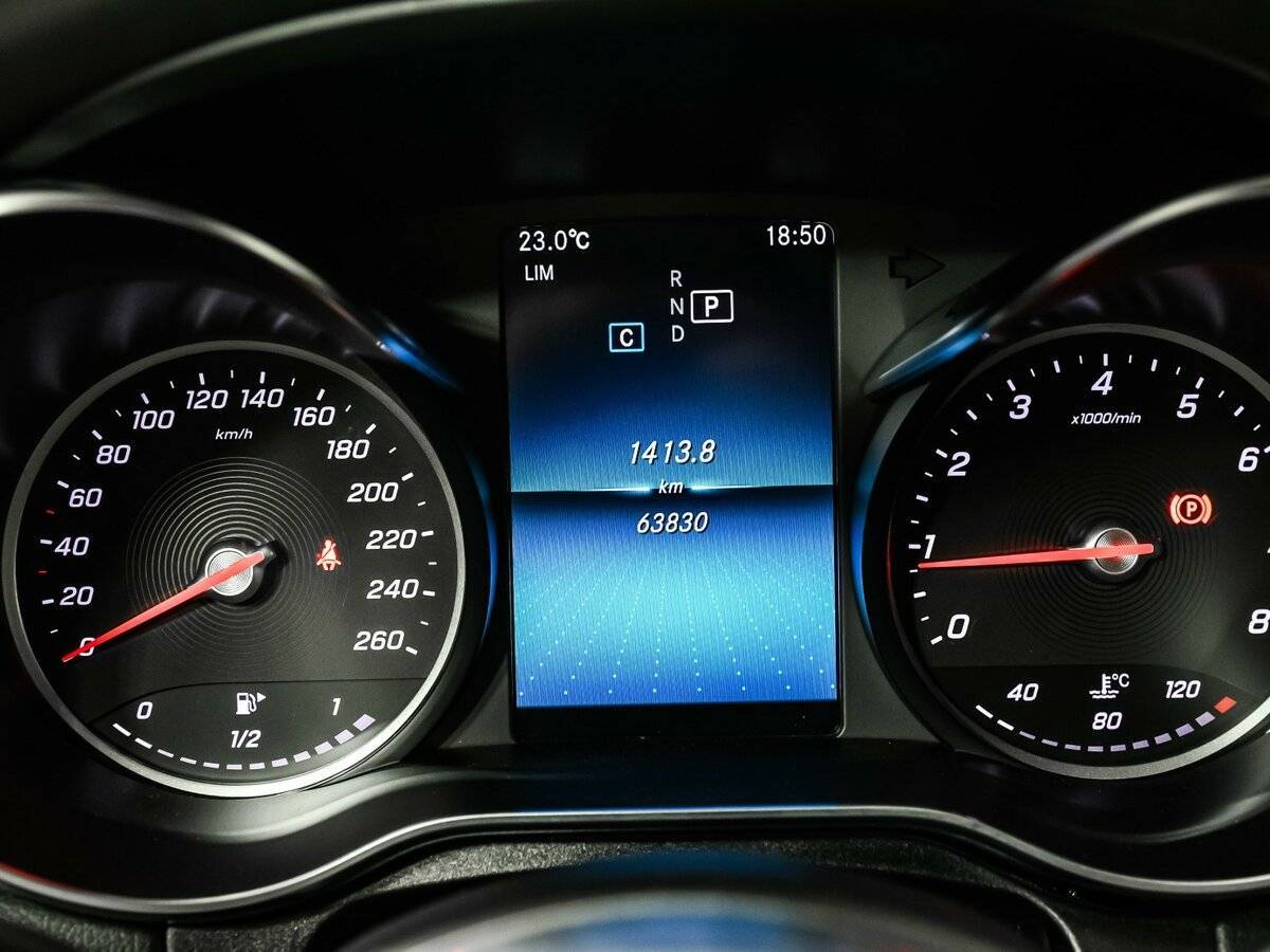 Б/У Мерседес-Бенц Ц-Класс 2018 года. Фото: #9