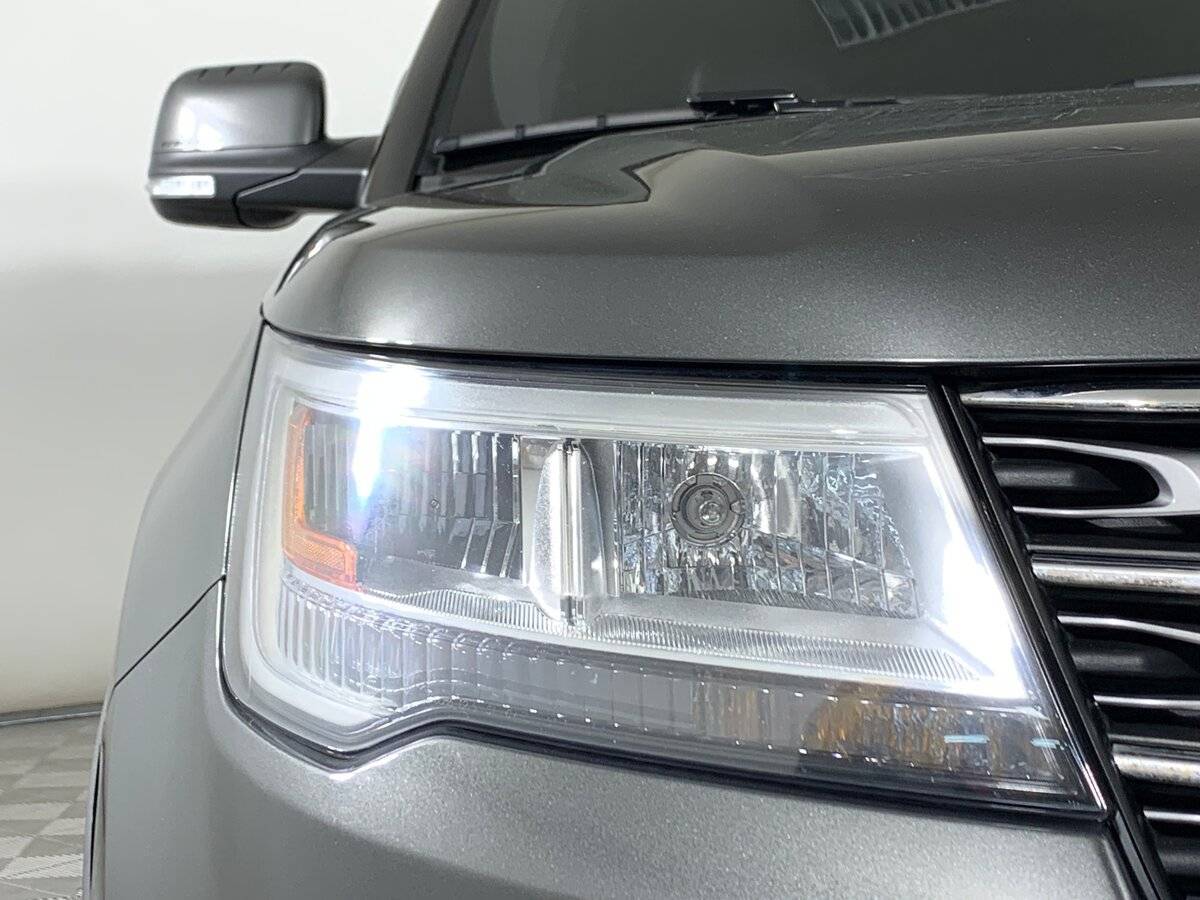 Б/У Форд Експлорер 2017 года. Фото: #9