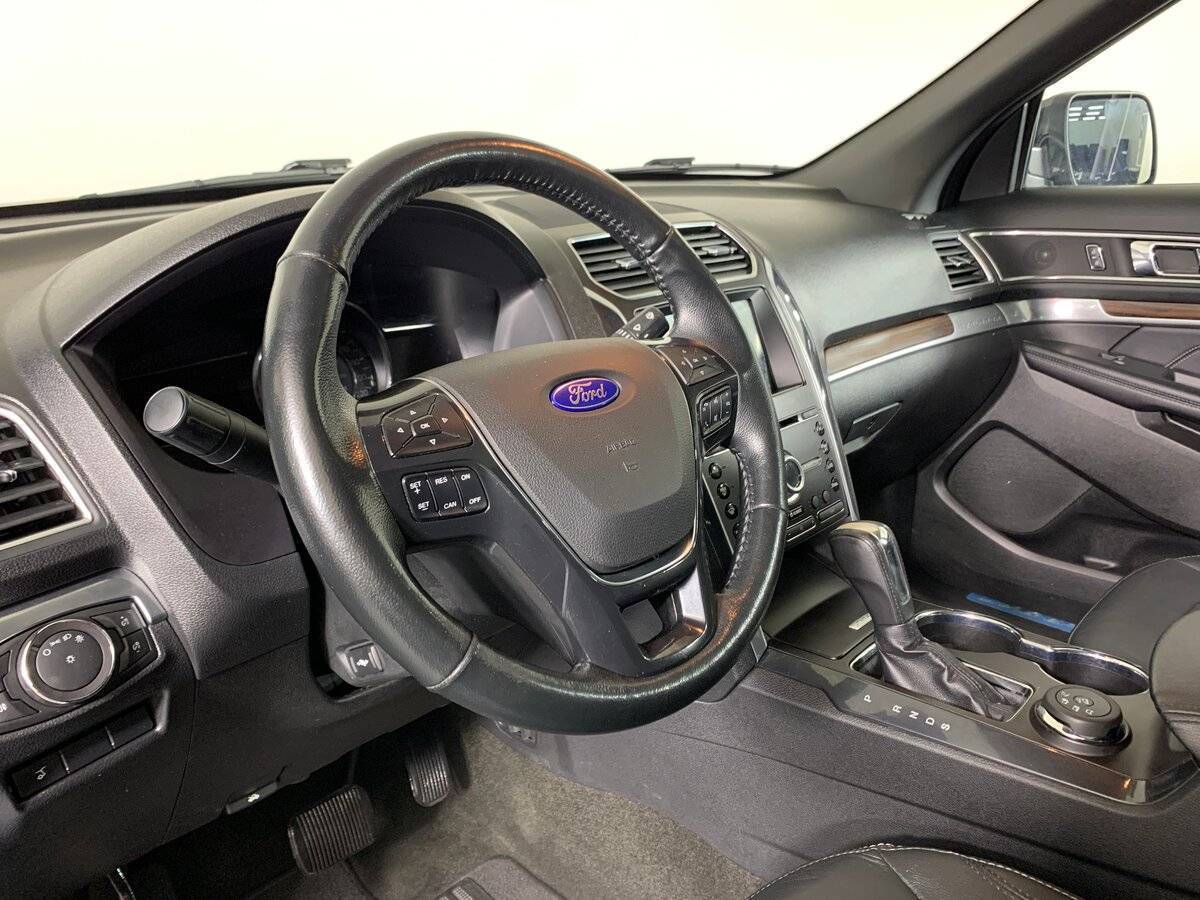 Б/У Форд Експлорер 2017 года. Фото: #10