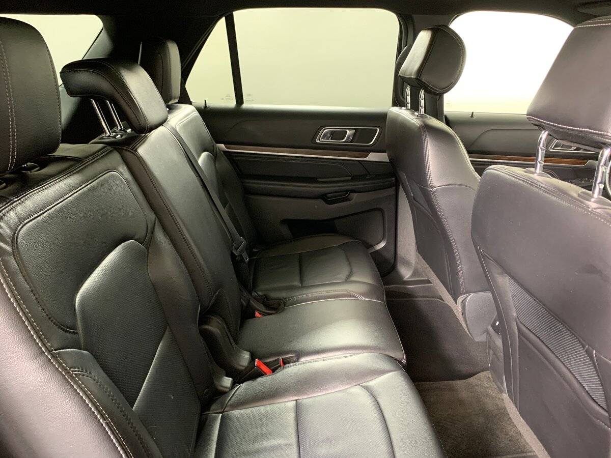 Б/У Форд Експлорер 2017 года. Фото: #16