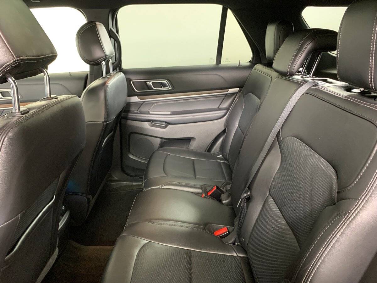 Б/У Форд Експлорер 2017 года. Фото: #18