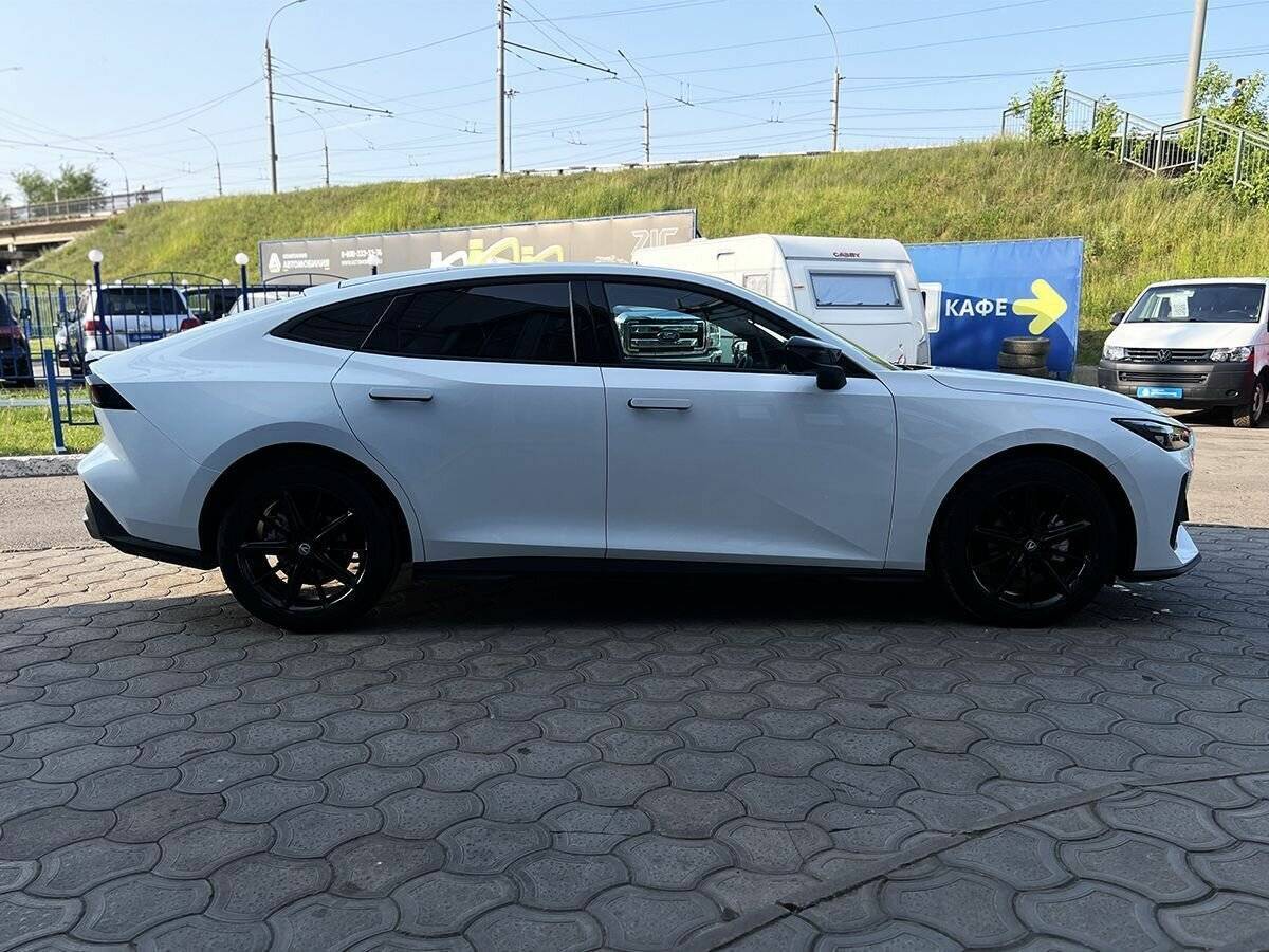 Б/У Чанган УНИ-В 2023 года. Фото: #5