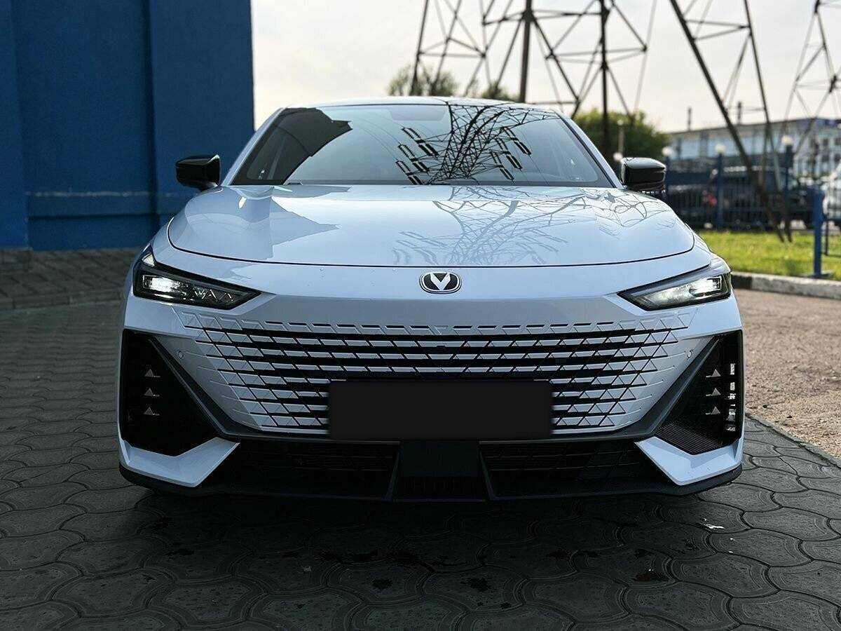 Б/У Чанган УНИ-В 2023 года. Фото: #7